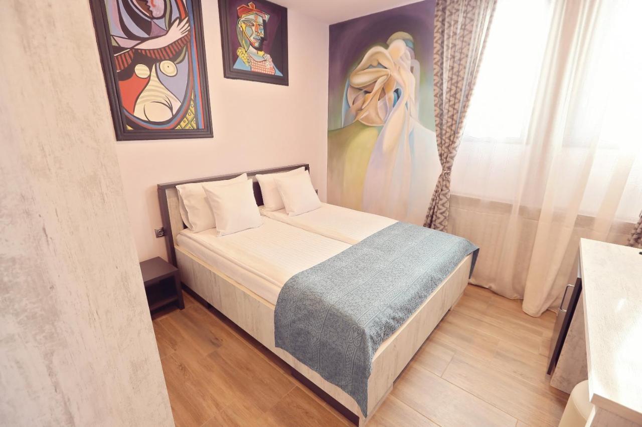 Dezire Guesthouse Băile 1 Mai Zewnętrze zdjęcie
