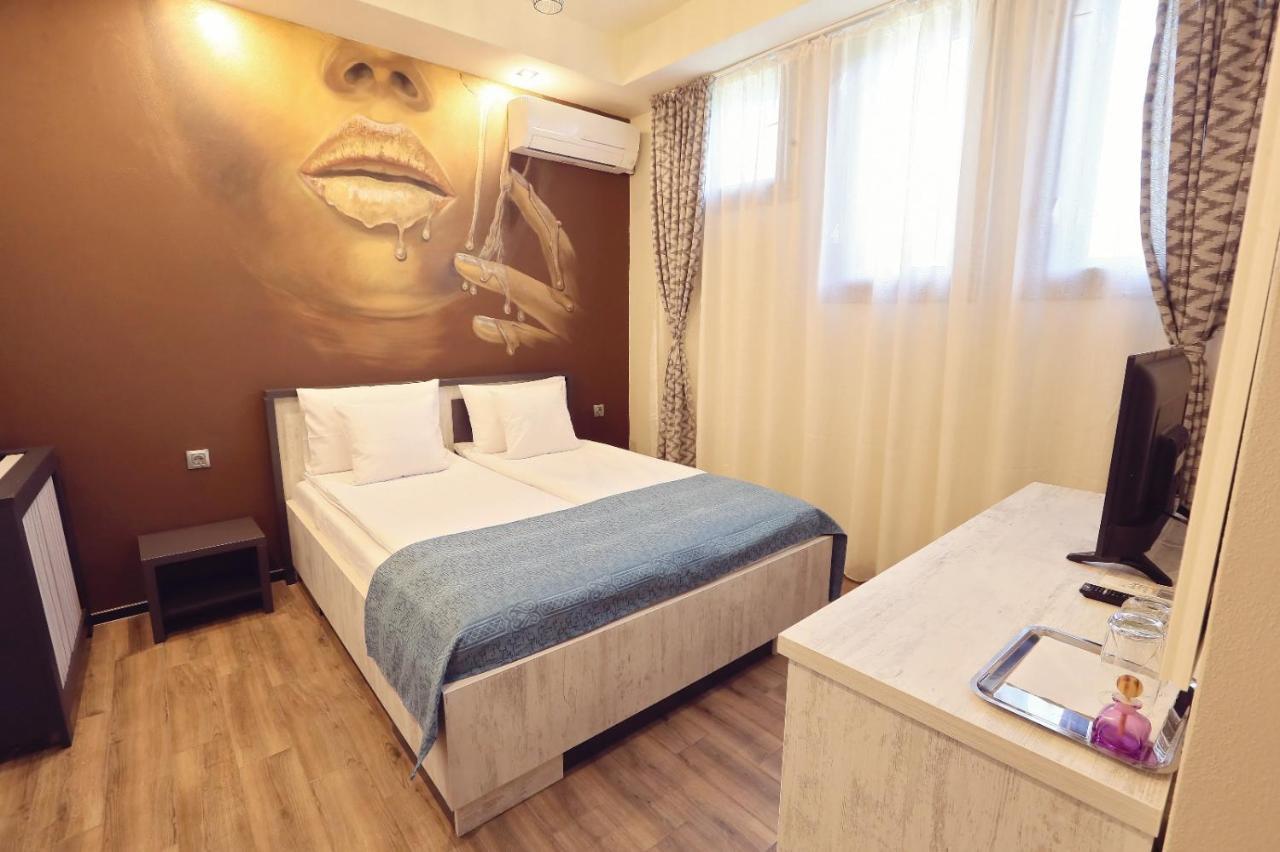 Dezire Guesthouse Băile 1 Mai Zewnętrze zdjęcie