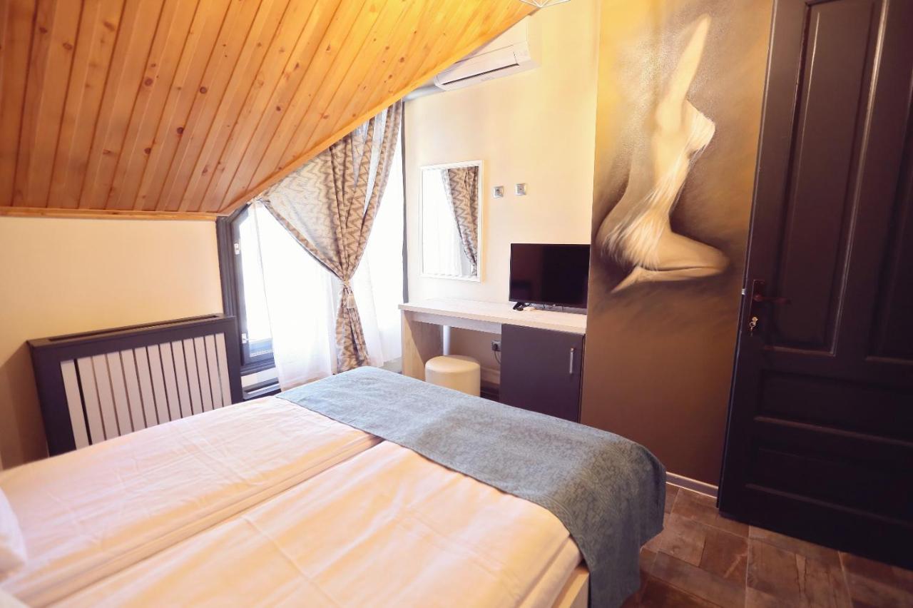 Dezire Guesthouse Băile 1 Mai Zewnętrze zdjęcie