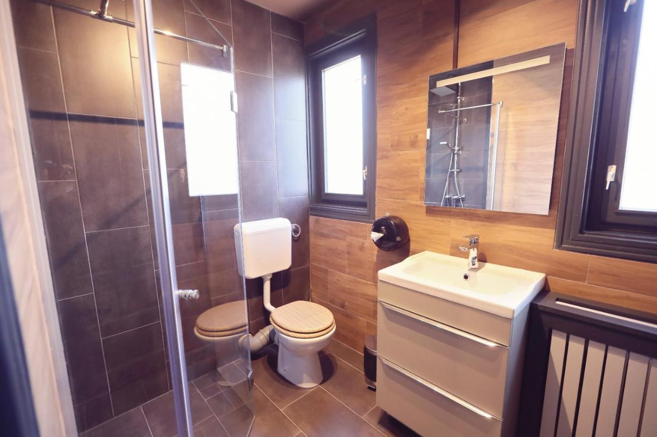 Dezire Guesthouse Băile 1 Mai Zewnętrze zdjęcie