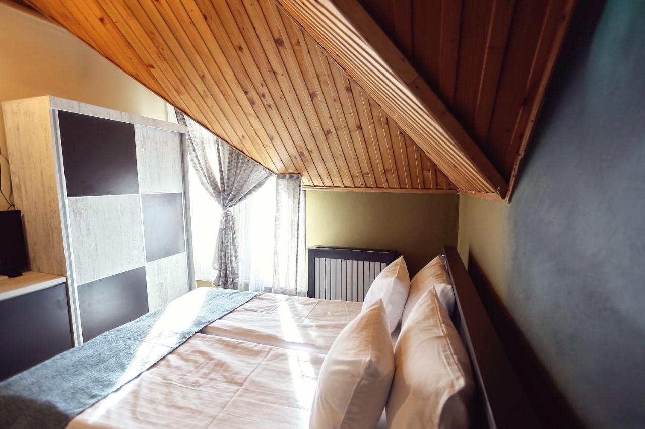 Dezire Guesthouse Băile 1 Mai Zewnętrze zdjęcie