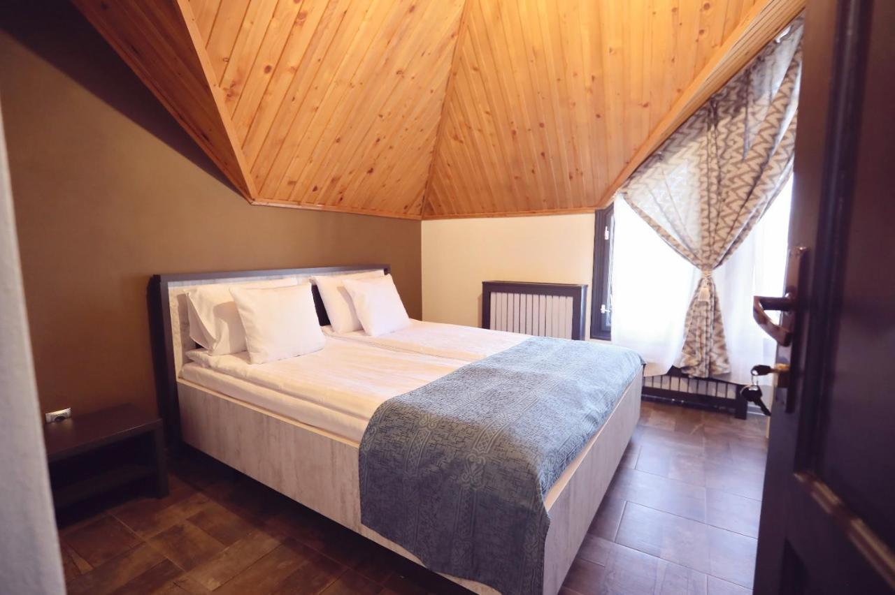 Dezire Guesthouse Băile 1 Mai Zewnętrze zdjęcie