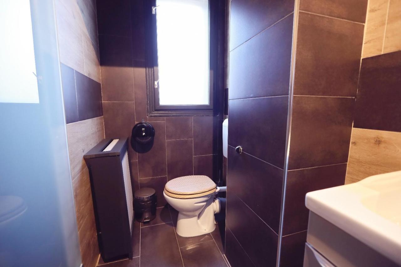 Dezire Guesthouse Băile 1 Mai Zewnętrze zdjęcie