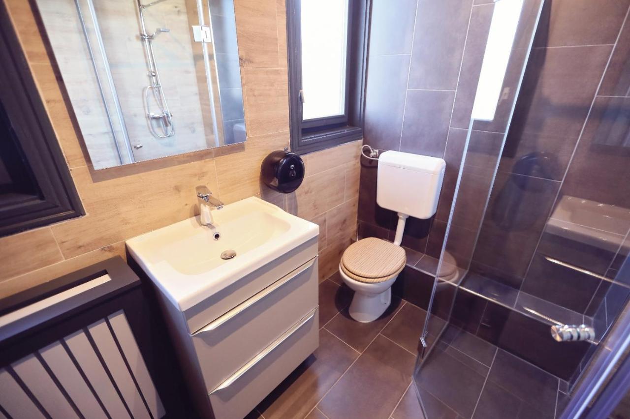 Dezire Guesthouse Băile 1 Mai Zewnętrze zdjęcie